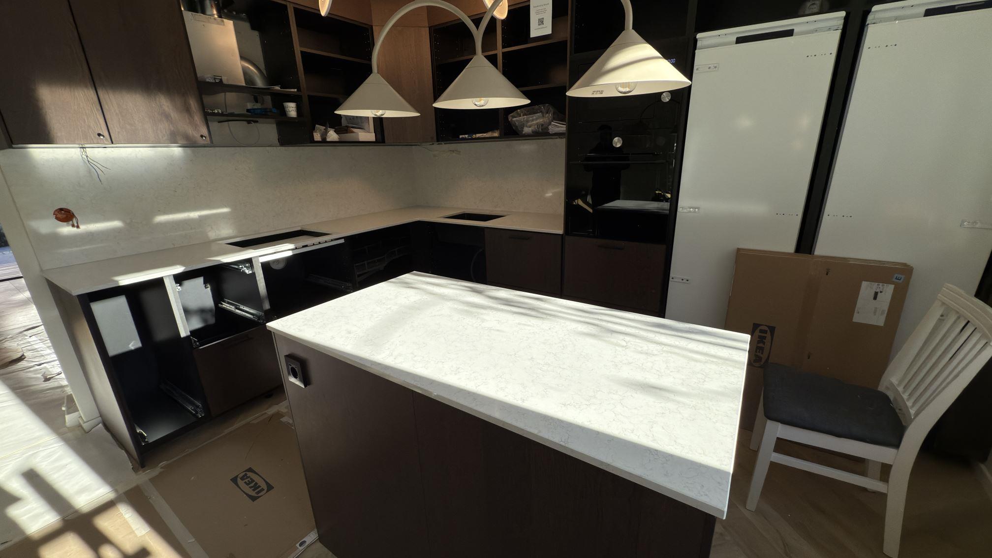 Södertälje bänkskiva i Noble Arco