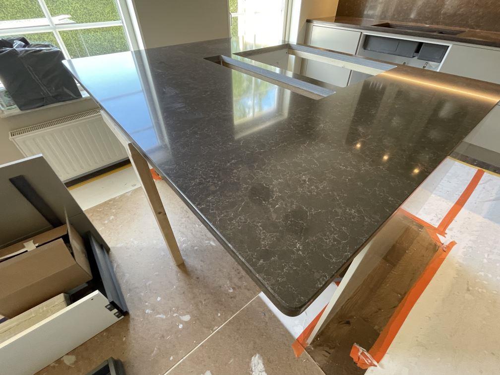 Noble Athos Brown referens 2