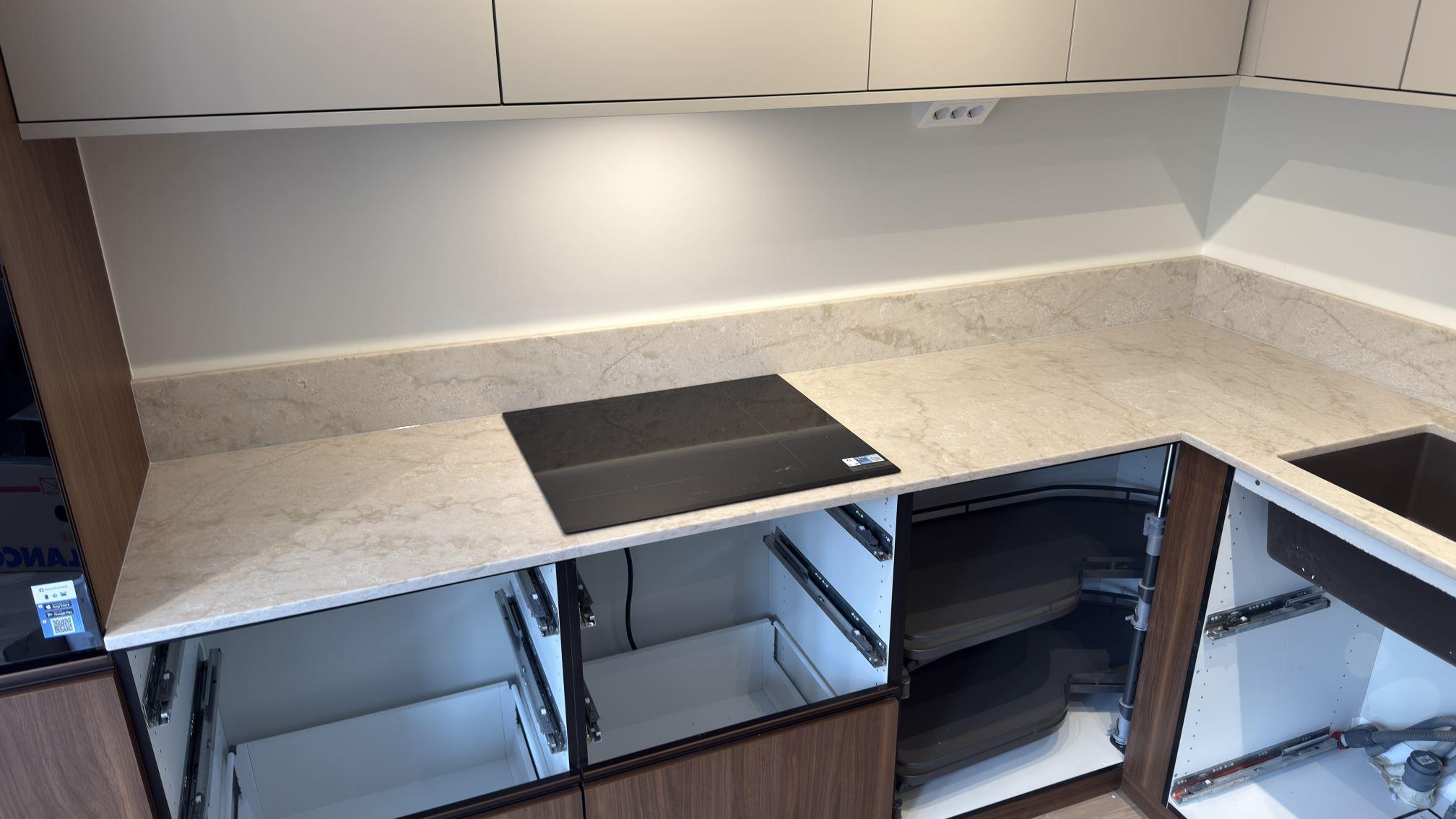 Glencoe i Stockholm, montering 30 mar 2026, bild 2