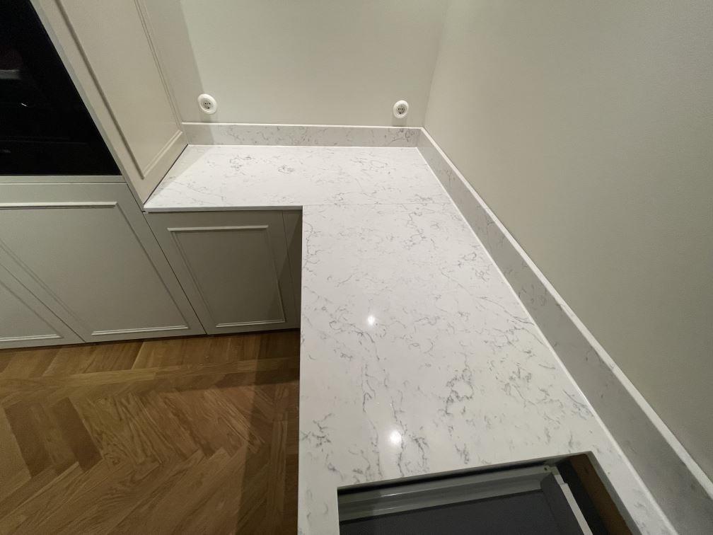 Mystery White i Stockholm, montering 7 feb 2026, bild 3