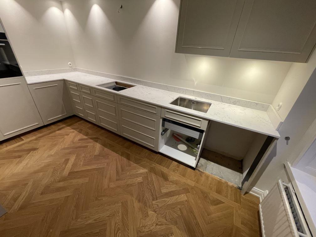 Mystery White i Stockholm, montering 7 feb 2026, bild 5