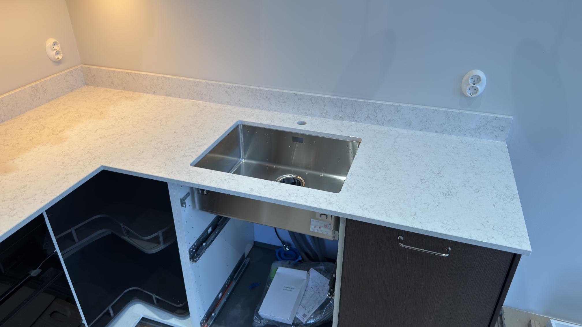 Noble Arco i Danderyd, montering 28 mar 2026, bild 3