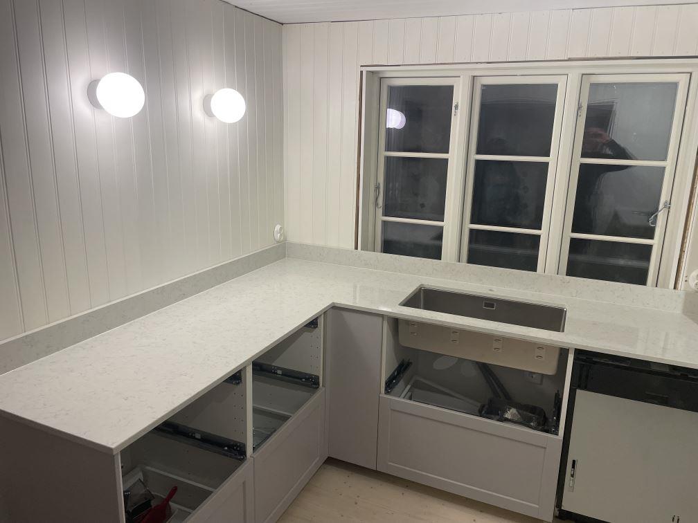 Noble Carrara i Vallda, montering 20 mar 2026, bild 1