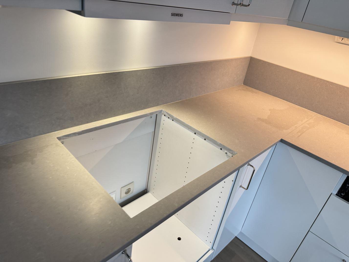 Noble Concrete Grey i Varberg, montering 25 feb 2026, bild 2