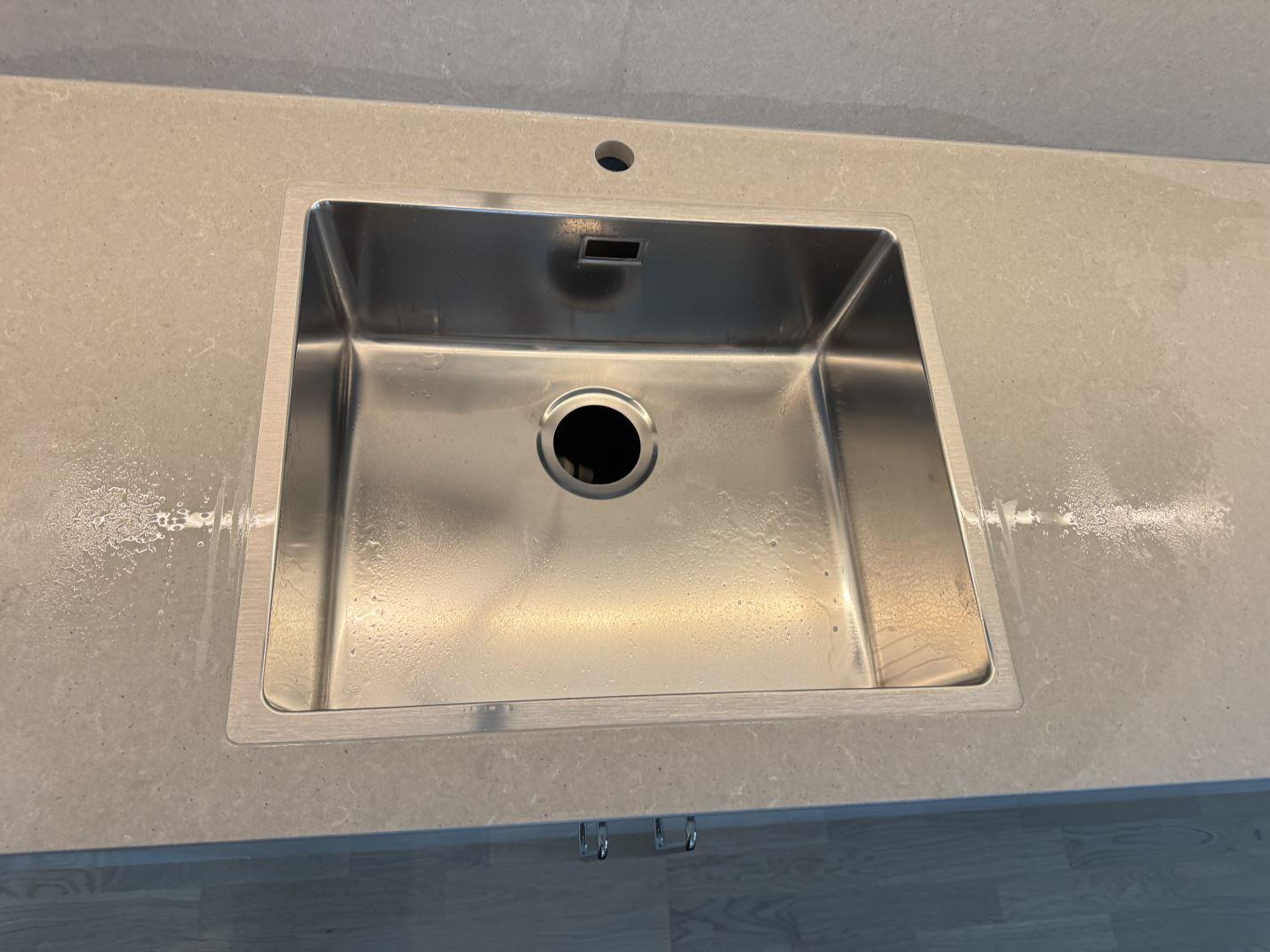 Noble Concrete Grey i Varberg, montering 25 feb 2026, bild 5