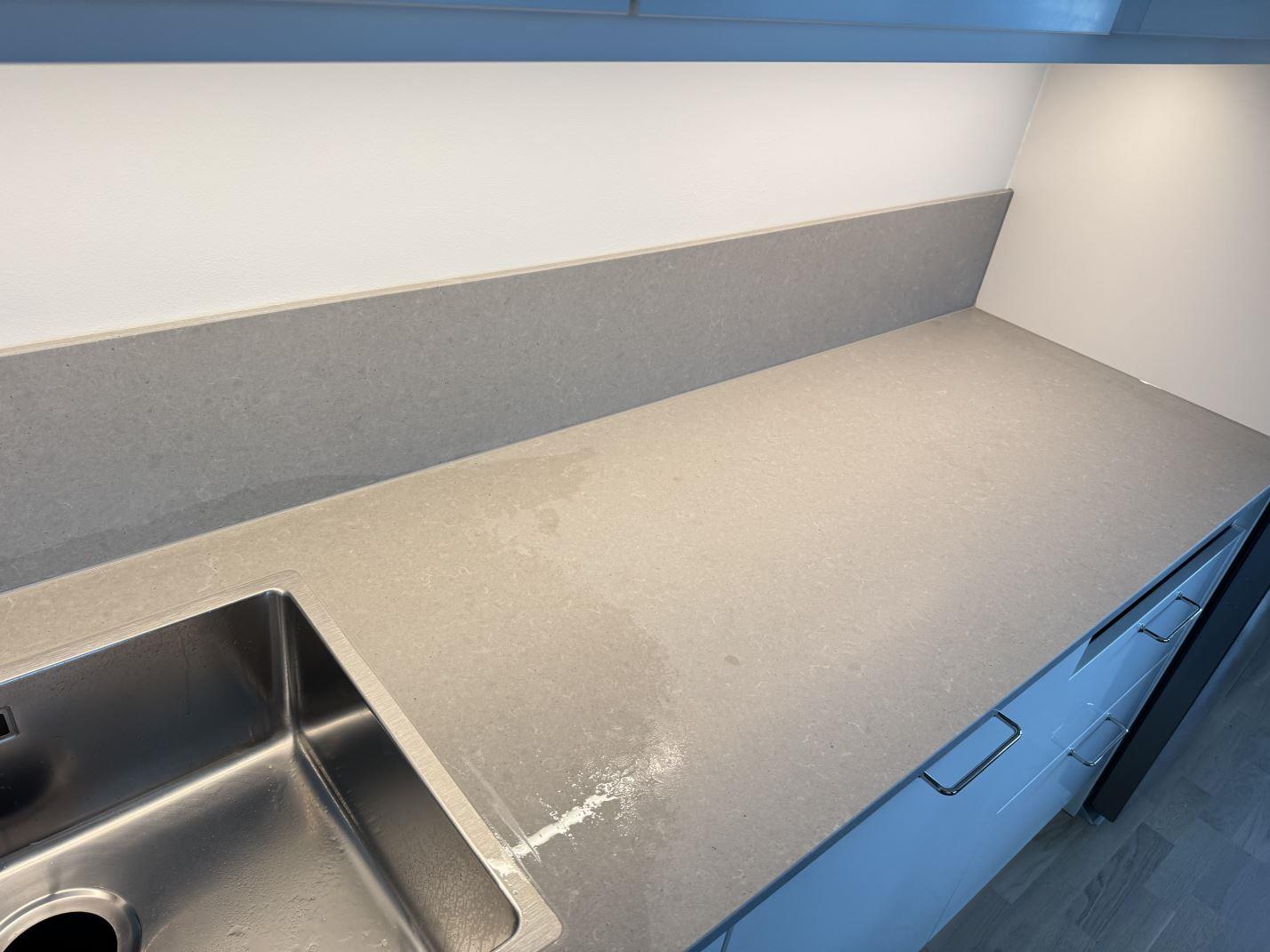 Noble Concrete Grey i Varberg, montering 25 feb 2026, bild 6