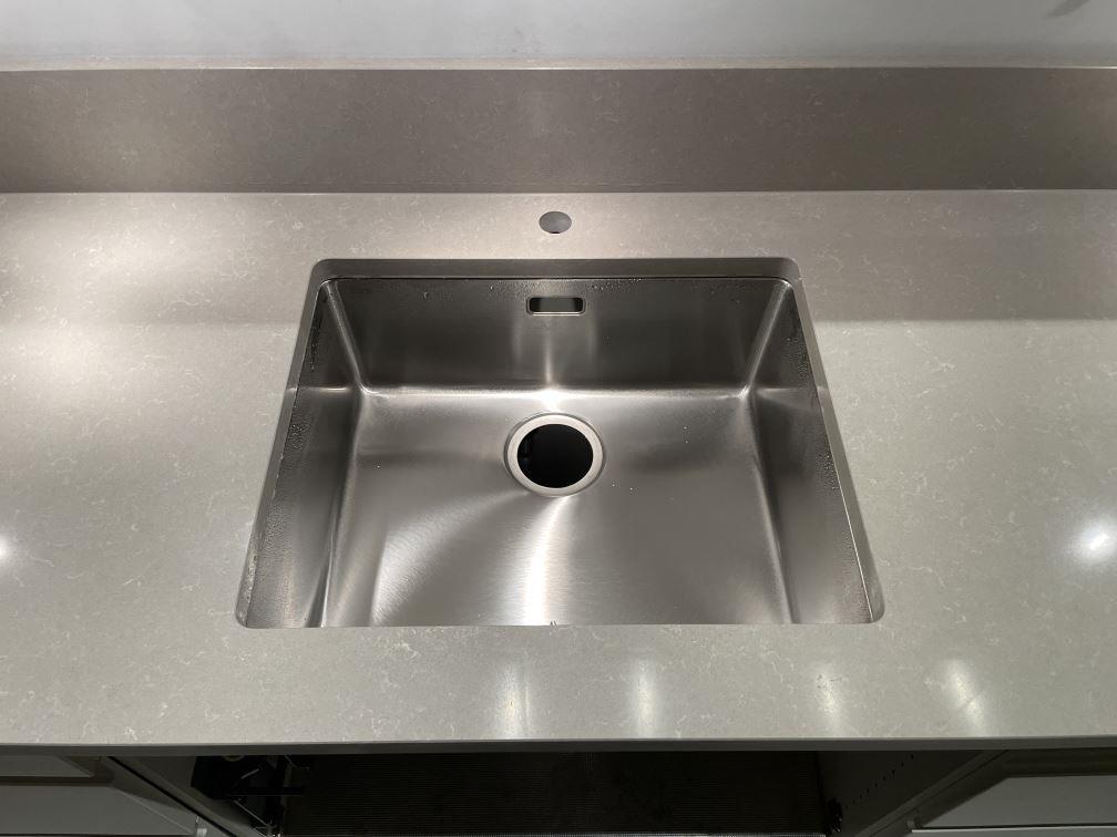 Noble Ivory White i Stockholm, montering 11 nov 2025, bild 4