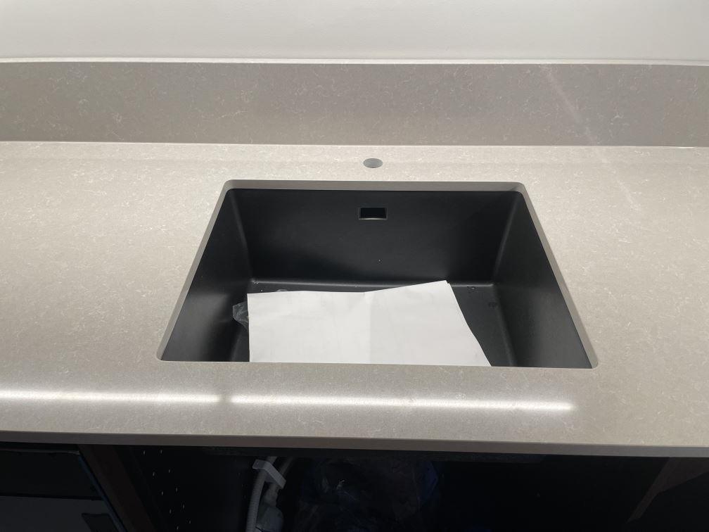 Noble Ivory White i Stockholm, montering 9 feb 2026, bild 1