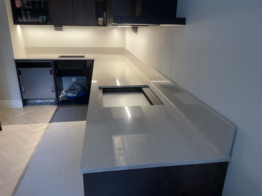 Noble Ivory White i Stockholm, montering 9 feb 2026, bild 2