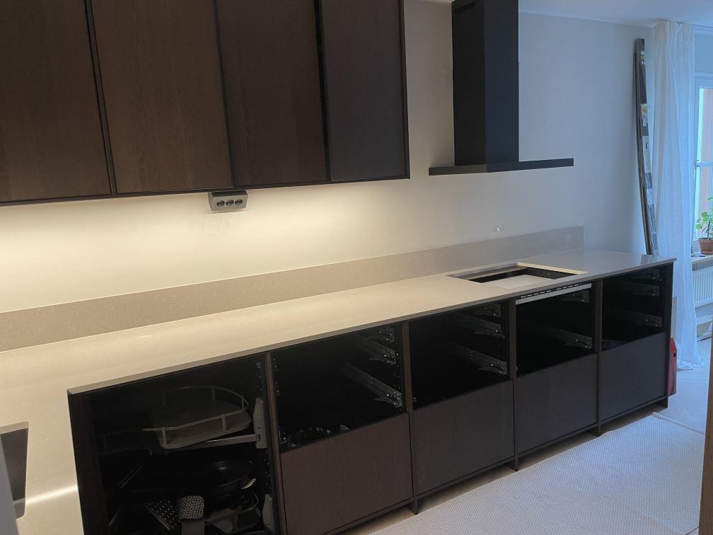 Noble Ivory White i Stockholm, montering 9 feb 2026, bild 4