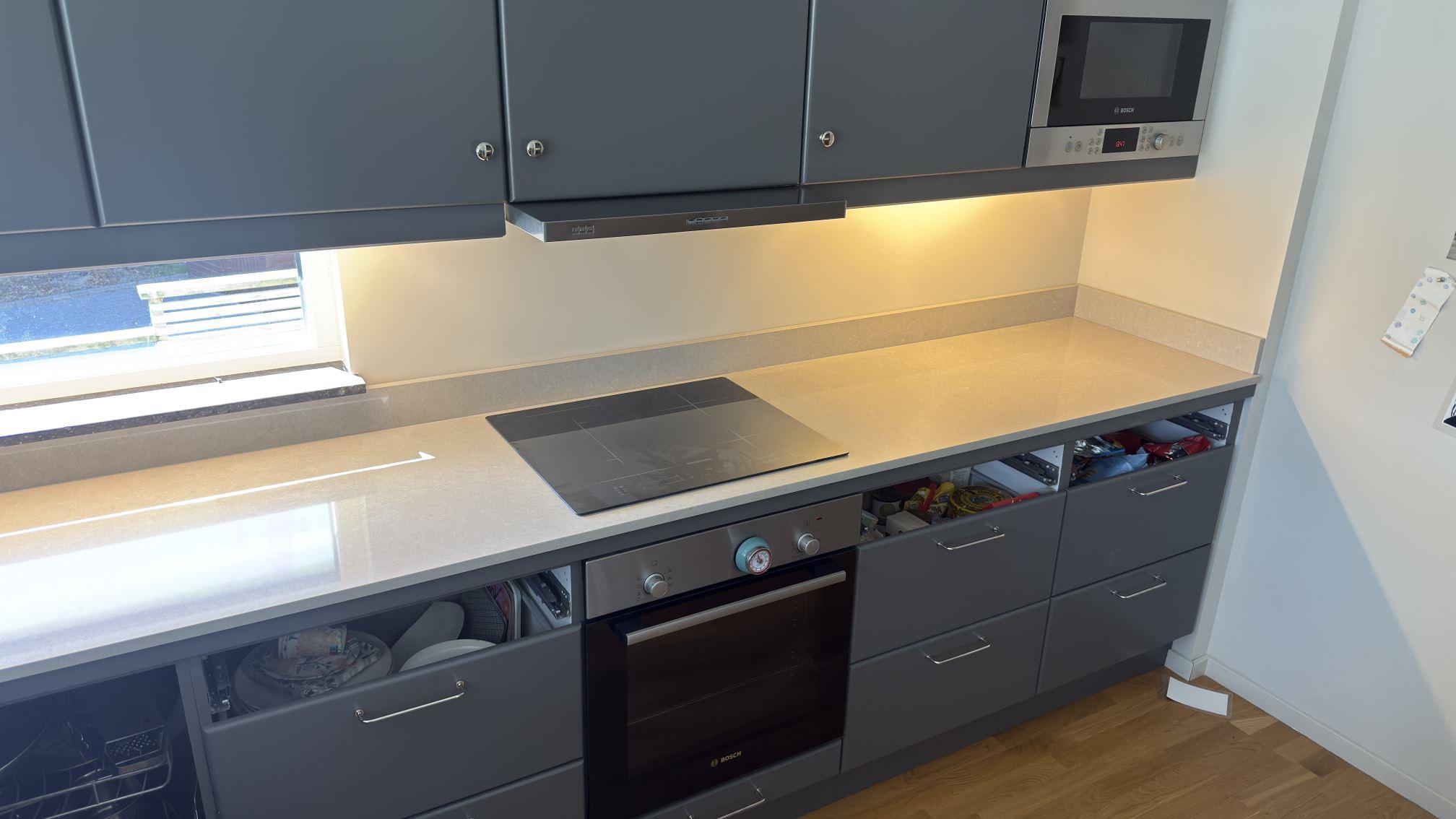 Noble Ivory White i Vega, montering 12 apr 2026, bild 3