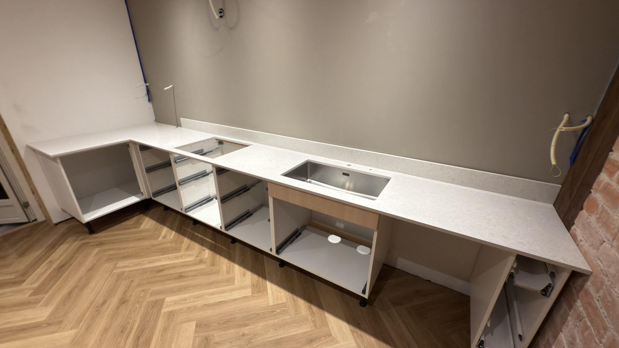 Noble Quartzite i Mariefred, montering 2 nov 2025, bild 1