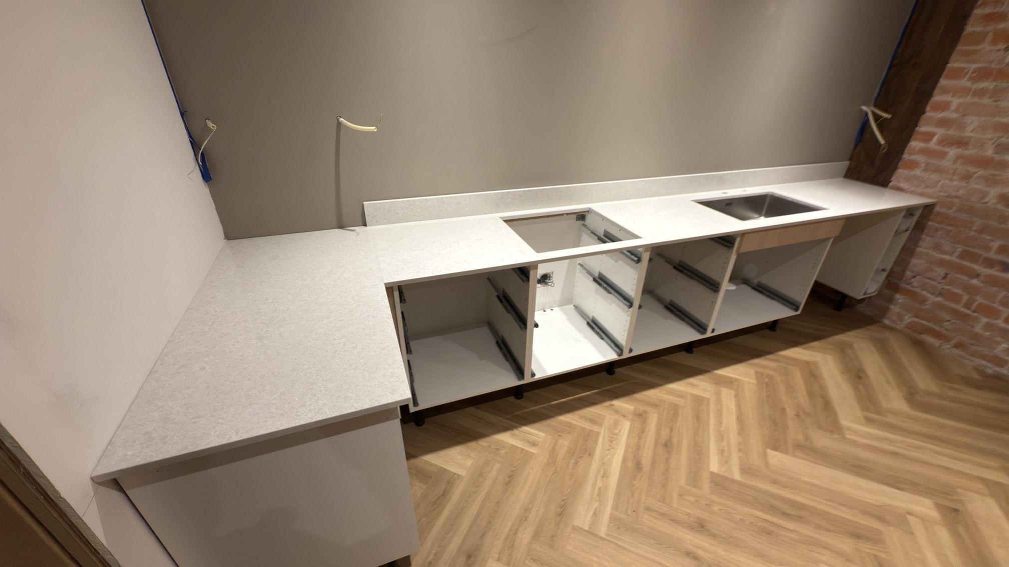 Noble Quartzite i Mariefred, montering 2 nov 2025, bild 2