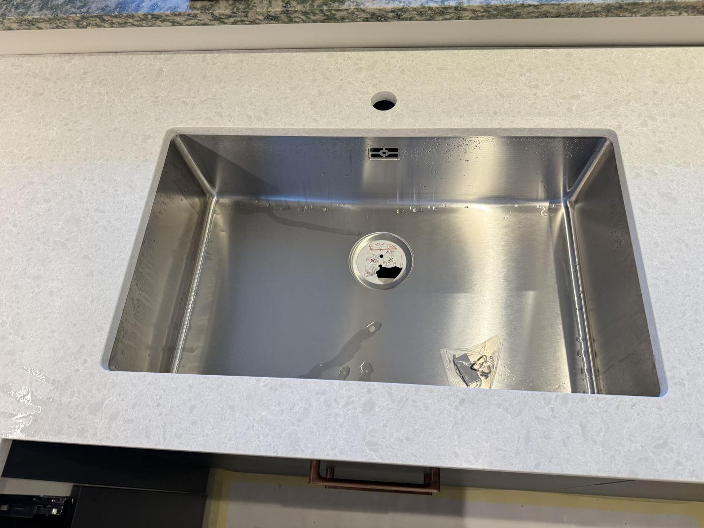 Noble Quartzite i Norrahammar, montering 18 dec 2025, bild 5