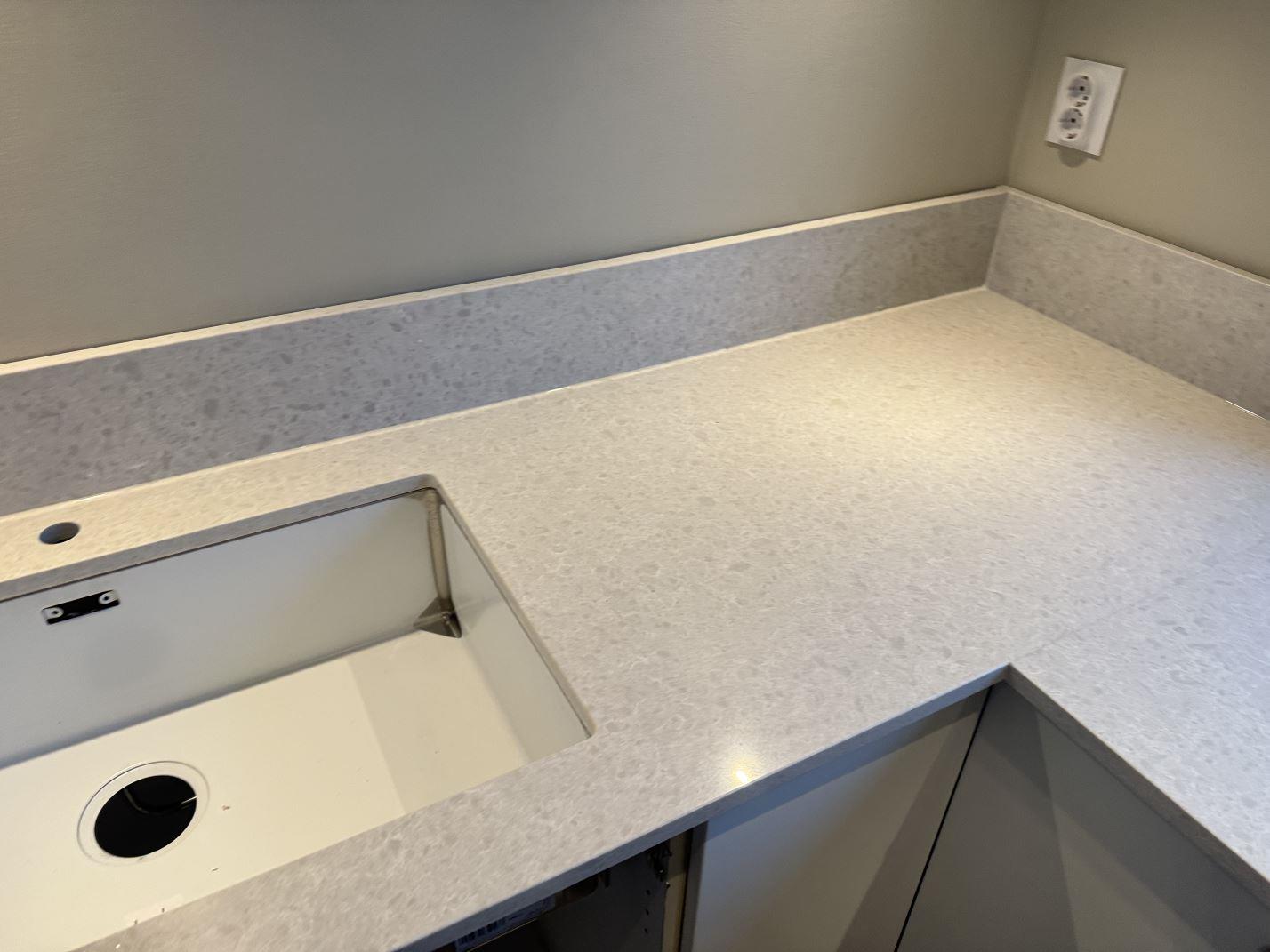 Noble Quartzite i Västra Frölunda, montering 27 nov 2025, bild 5