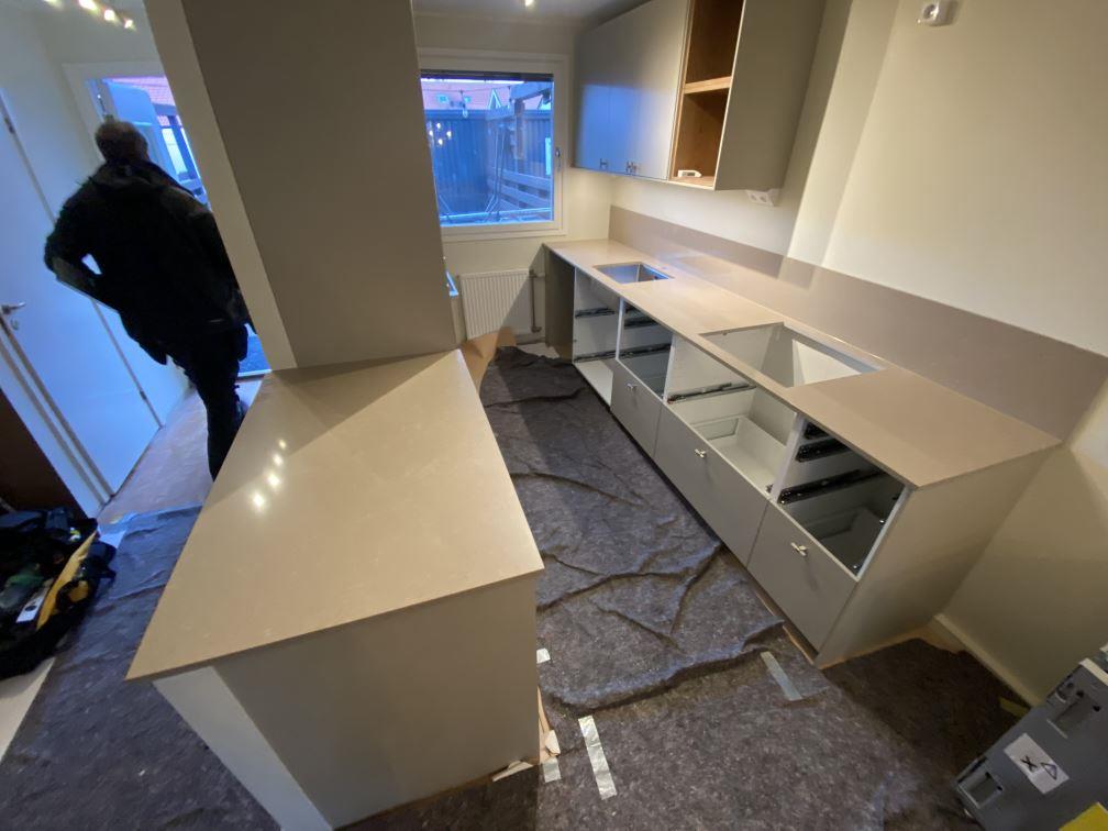 Noble Troya i Tullinge, montering 20 dec 2025, bild 1